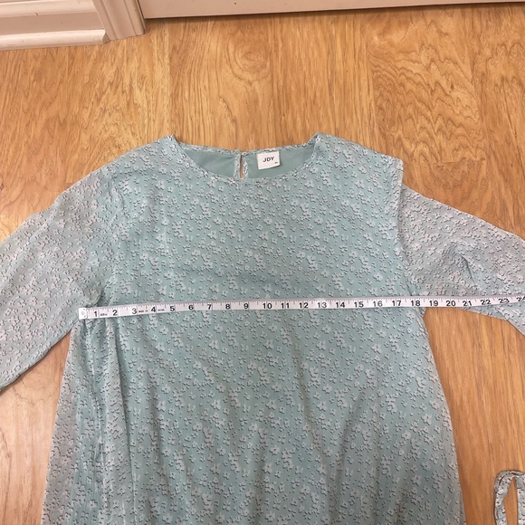 ASOS JDY Jennifer Chiffon Sleeve in Blue Floral - Picture 7 of 10